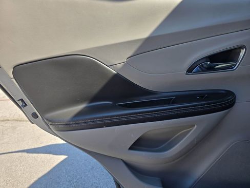 Used 2014 Buick Encore FWD image 12