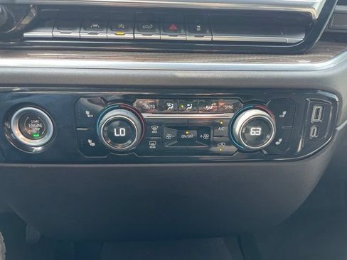 Used 2022 Chevrolet Silverado 1500 LT AWD/4WD image 22