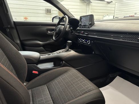 Used 2024 Honda HR-V Sport image 25