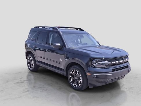 Used 2023 Ford Bronco Sport Outer Banks AWD/4WD image 2