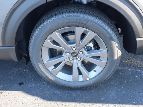 New 2026 Ford Explorer Active w/ Active Comfort Package image 19