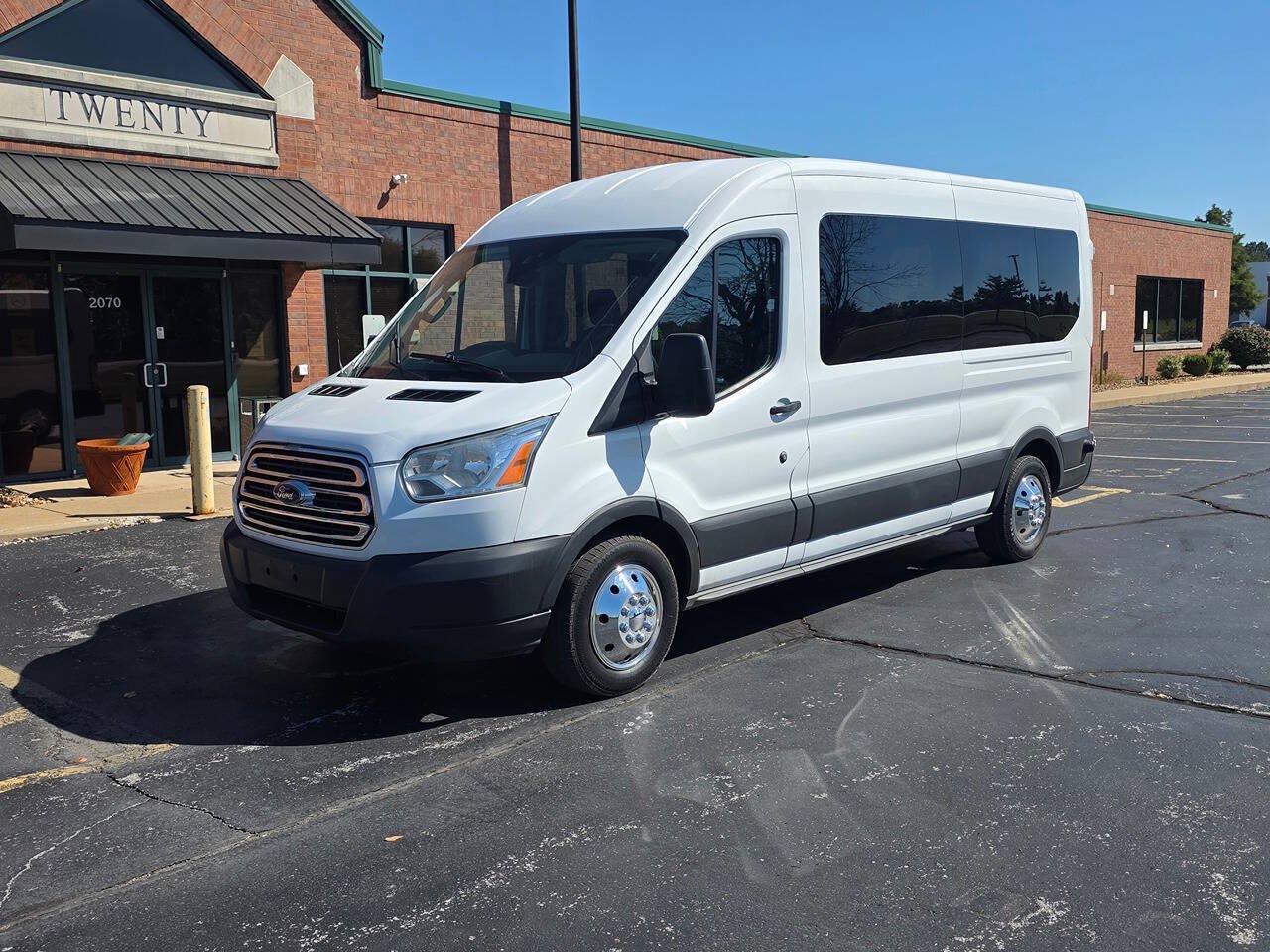 Used 2017 Ford Transit 350 XLT RWD image 2