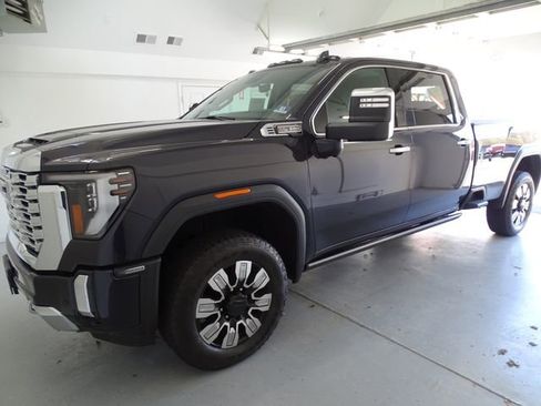 Certified 2024 GMC Sierra 3500 Denali w/ Denali Reserve Package AWD/4WD image 15