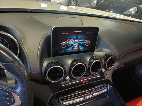 Used 2018 Mercedes-Benz AMG GT Roadster image 22