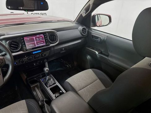 Used 2022 Toyota Tacoma TRD Sport AWD/4WD image 21