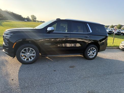 Used 2026 Chevrolet Tahoe Premier AWD/4WD image 7