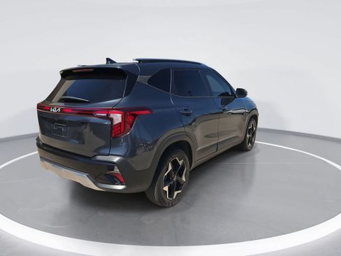 Used 2025 Kia Seltos S FWD image 8