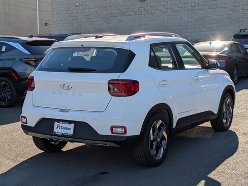 New 2026 Hyundai Venue SEL FWD image 4