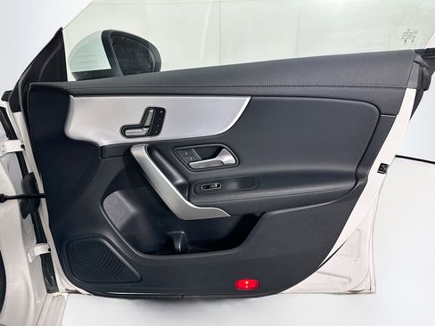 Used 2025 Mercedes-Benz CLA 250 image 31