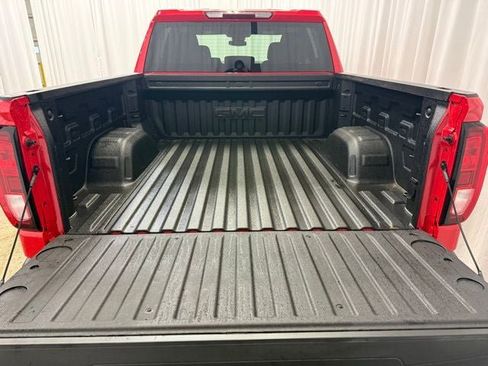 New 2026 GMC Sierra 1500 SLE image 18