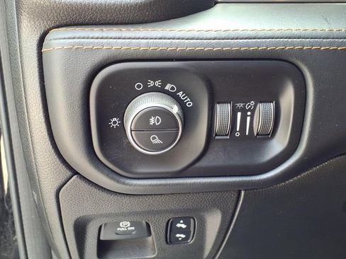 Used 2019 RAM 1500 Laramie Longhorn AWD/4WD image 32