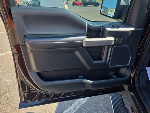 Used 2018 Ford F150 Platinum w/ Equipment Group 701A Luxury AWD/4WD image 13