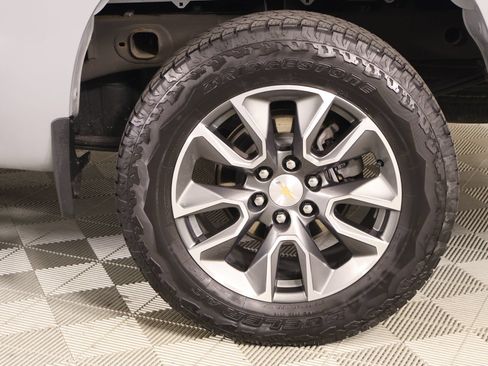 Used 2024 Chevrolet Silverado 1500 LT AWD/4WD image 18