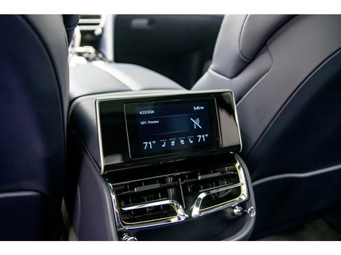 Certified 2024 Bentley Flying Spur S V8 AWD/4WD image 33