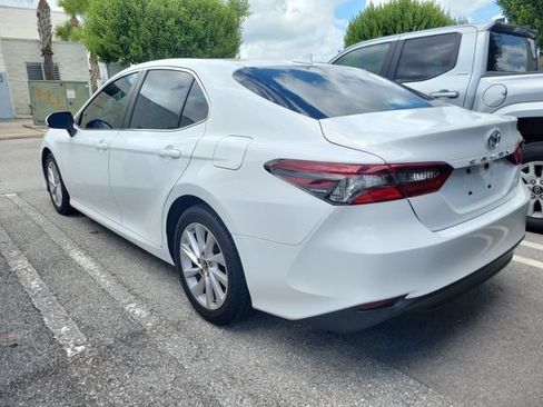 Used 2022 Toyota Camry LE FWD image 4