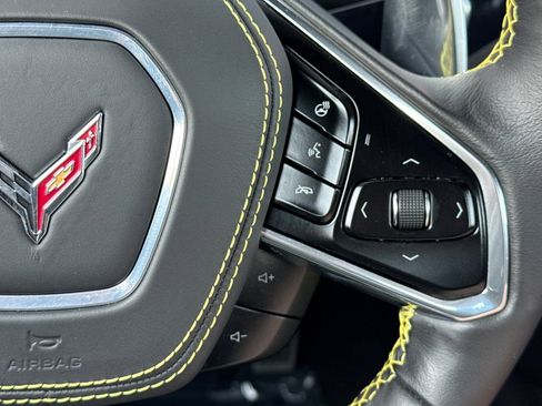 Used 2021 Chevrolet Corvette Stingray Premium Conv w/ Z51 Performance Package image 29