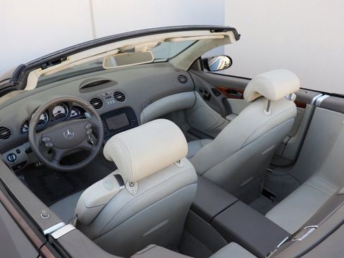 Used 2008 Mercedes-Benz SL 55 AMG image 21