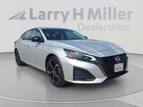 Used 2024 Nissan Altima 2.5 SR FWD image 7