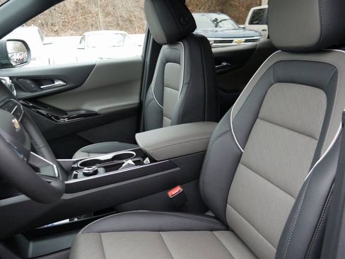 New 2026 Chevrolet Equinox LT w/ Convenience Package II image 9