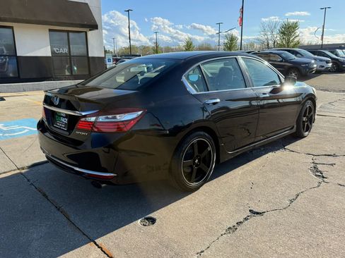 Used 2017 Honda Accord Sport image 15