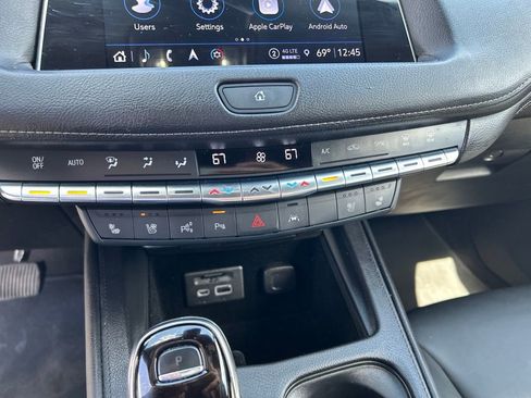 Used 2023 Cadillac XT4 Premium Luxury w/ Technology Package AWD/4WD image 19