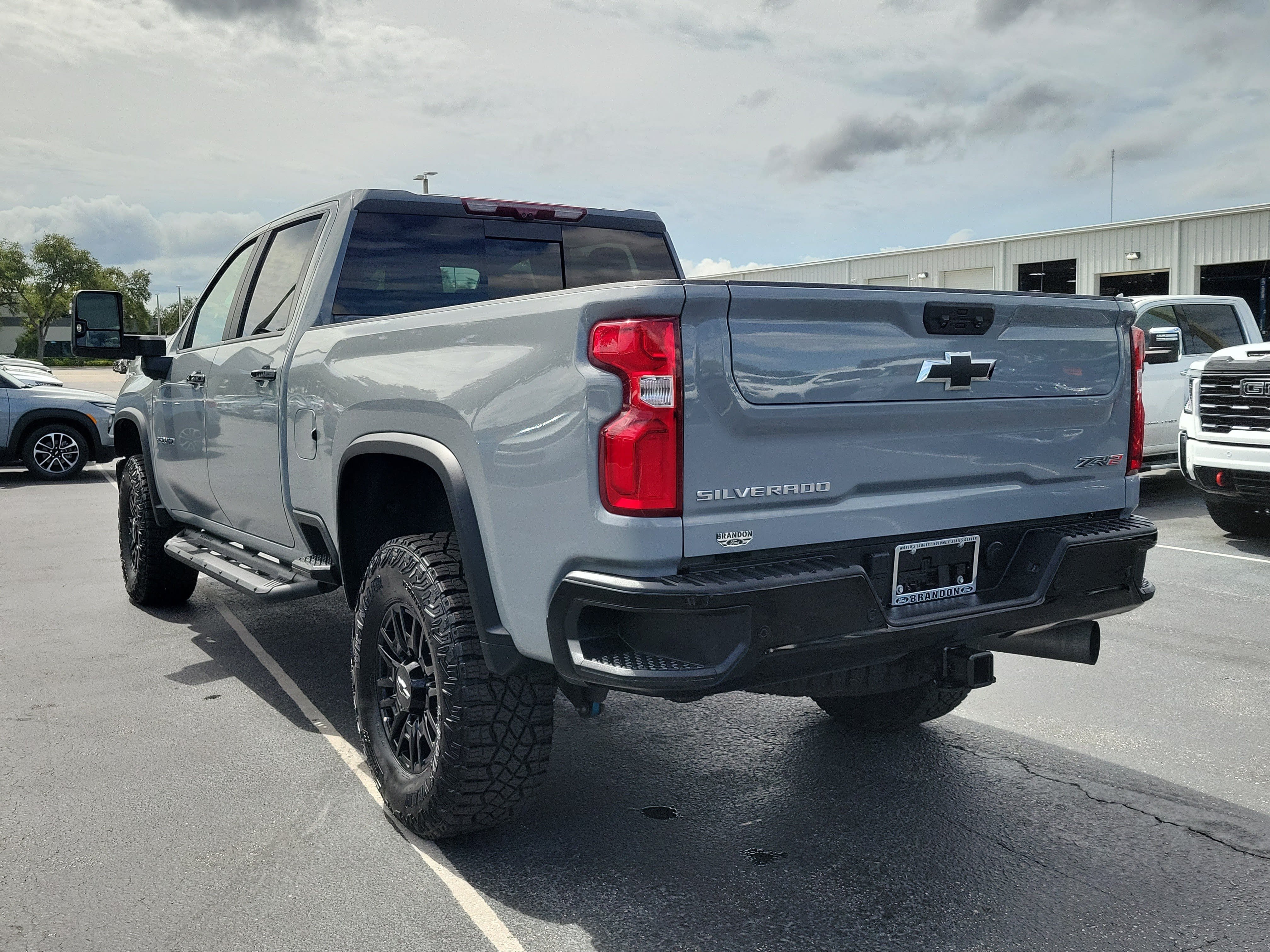 Used 2024 Chevrolet Silverado 2500 ZR2 w/ Technology Package AWD/4WD image 7