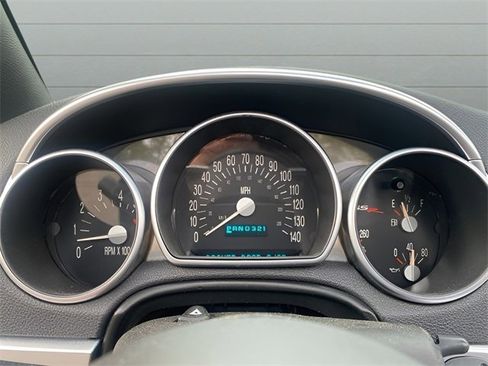 Used 2004 Chevrolet SSR w/ Preferred Equipment Group image 23