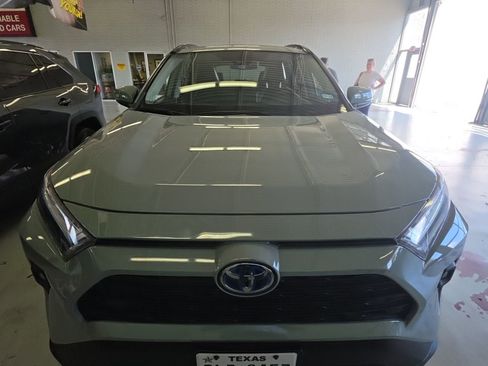Used 2022 Toyota RAV4 XLE Premium AWD/4WD image 2