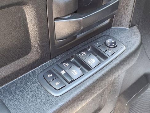 Used 2020 RAM 2500 Tradesman w/ Chrome Appearance Group image 5