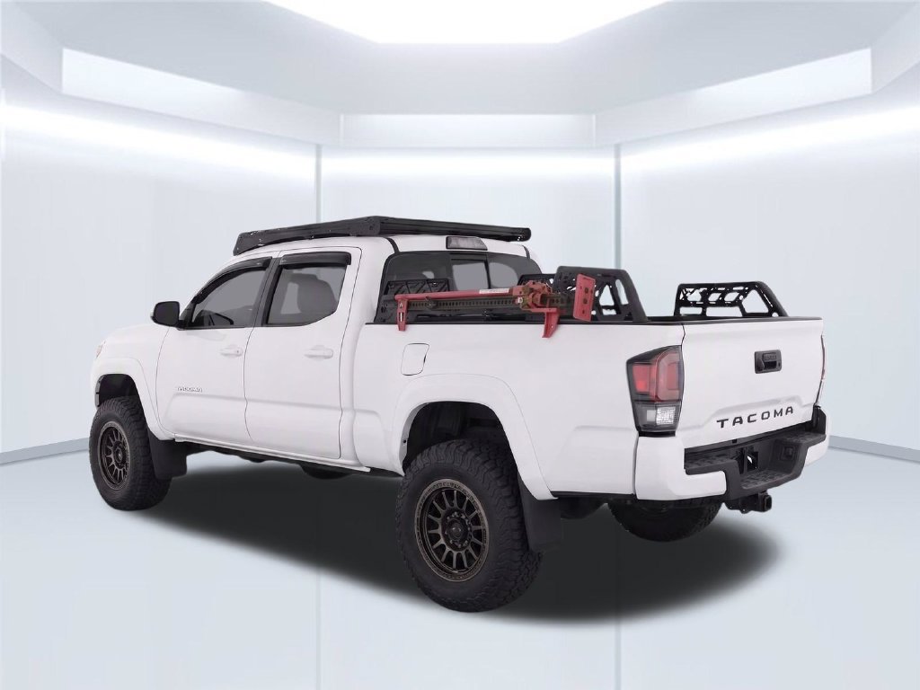 Used 2017 Toyota Tacoma TRD Off-Road AWD/4WD image 5