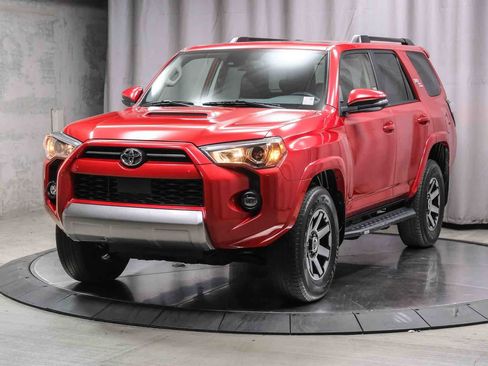 Used 2023 Toyota 4Runner TRD Off-Road Premium w/ Moonroof Package AWD/4WD image 7