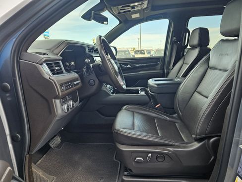 Used 2022 GMC Yukon XL Denali AWD/4WD image 15