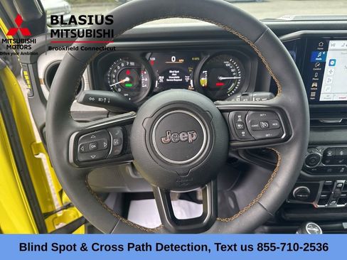 Used 2024 Jeep Wrangler Unlimited w/ Convenience Group AWD/4WD image 27