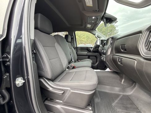 Used 2024 Chevrolet Silverado 2500 Custom w/ Custom Value Package image 13