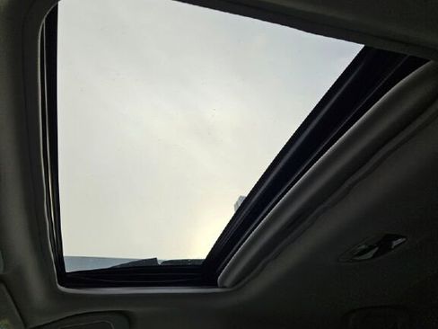 Used 2016 Subaru Outback 3.6R Limited image 22