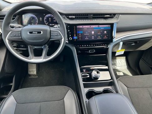 New 2026 Jeep Grand Cherokee Altitude AWD/4WD image 3