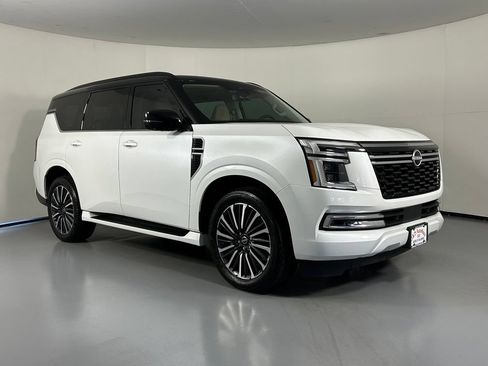 Used 2025 Nissan Armada Platinum Reserve AWD/4WD image 1