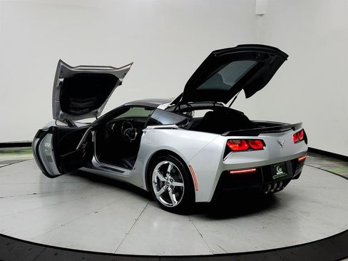 Used 2015 Chevrolet Corvette Stingray Coupe RWD image 12
