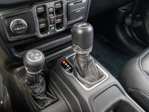 Used 2024 Jeep Wrangler High Altitude AWD/4WD image 21