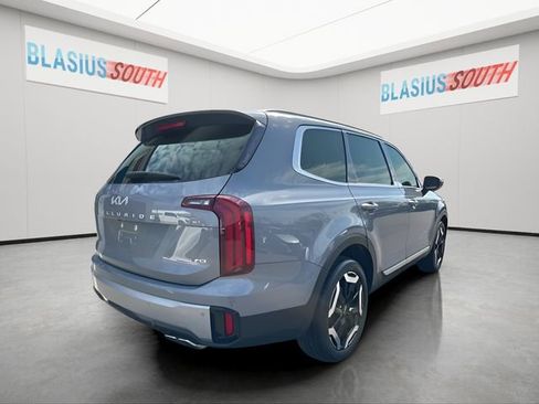 Used 2023 Kia Telluride S w/ S Sunroof Package AWD/4WD image 3