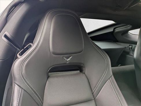 Used 2019 Chevrolet Corvette Stingray Coupe RWD image 13