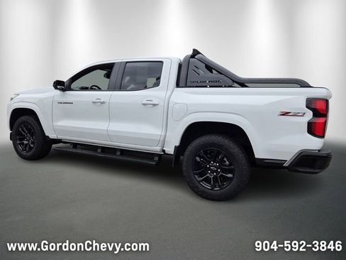 Used 2025 Chevrolet Colorado Z71 w/ Midnight Edition AWD/4WD image 3