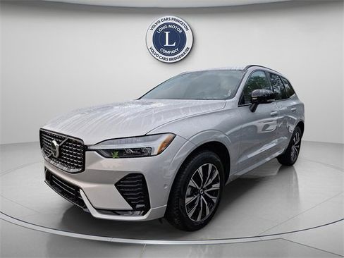 Certified 2025 Volvo XC60 B5 Plus image 3