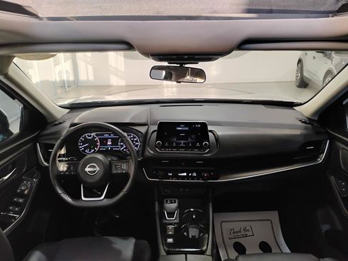 Used 2024 Nissan Rogue SV w/ SV Premium Package FWD image 14