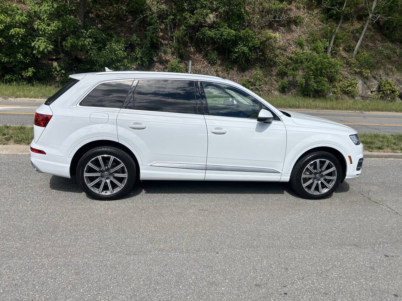 Used 2017 Audi Q7 3.0T Premium Plus AWD/4WD image 10