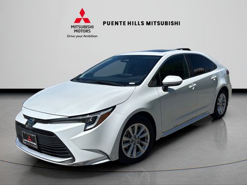 Used 2024 Toyota Corolla XLE FWD image 1