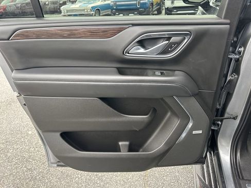 Used 2022 Chevrolet Suburban LT image 30