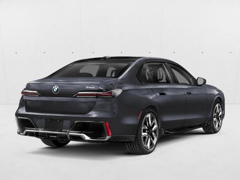 New 2026 BMW 740i w/ Executive Package RWD image 2