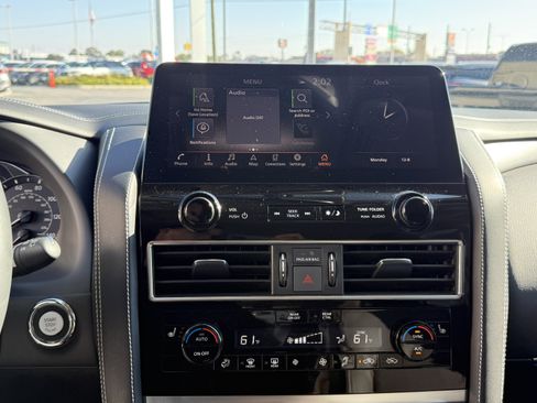 Certified 2024 INFINITI QX80 Premium Select image 25