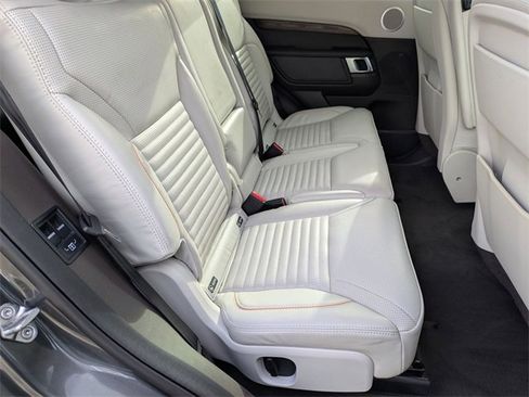 Used 2017 Land Rover Discovery HSE Luxury image 17